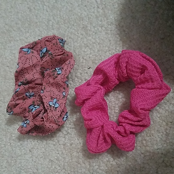 I am selling my scrunchies at least some of them - Picture 4 of 5